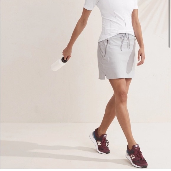 Athleta Pants - ATHLETA Galactic Gray Trekkie Skort size 2